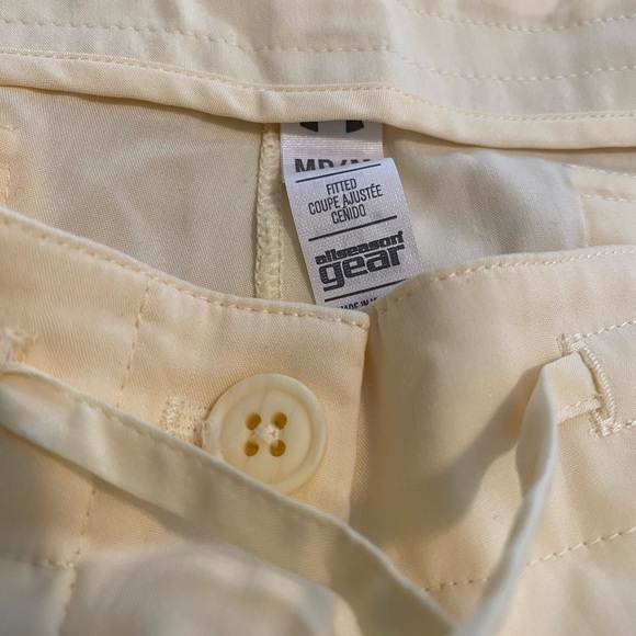 Under Armour Soft Wicking Capri Gym Pants NWT - Picture 3 of 3